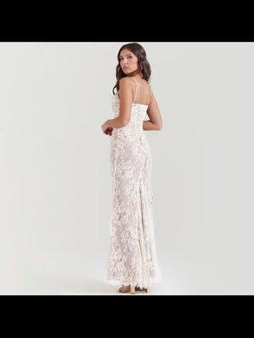 Elegant Ivory Lace Maxi Dress with Spaghetti Straps